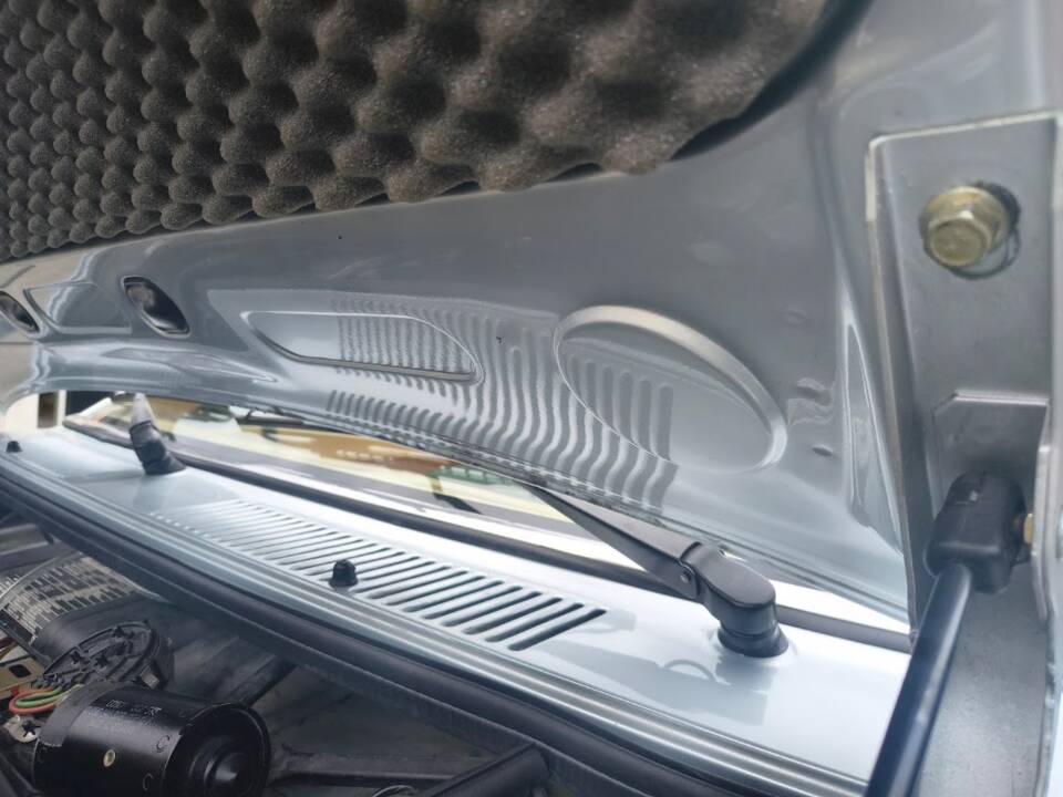 Bild 22/100 von Maserati Biturbo Spyder E (1986)
