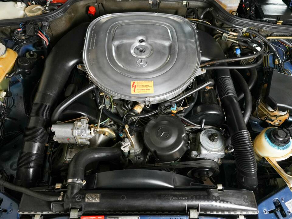Image 27/41 of Mercedes-Benz 560 SEC (1990)