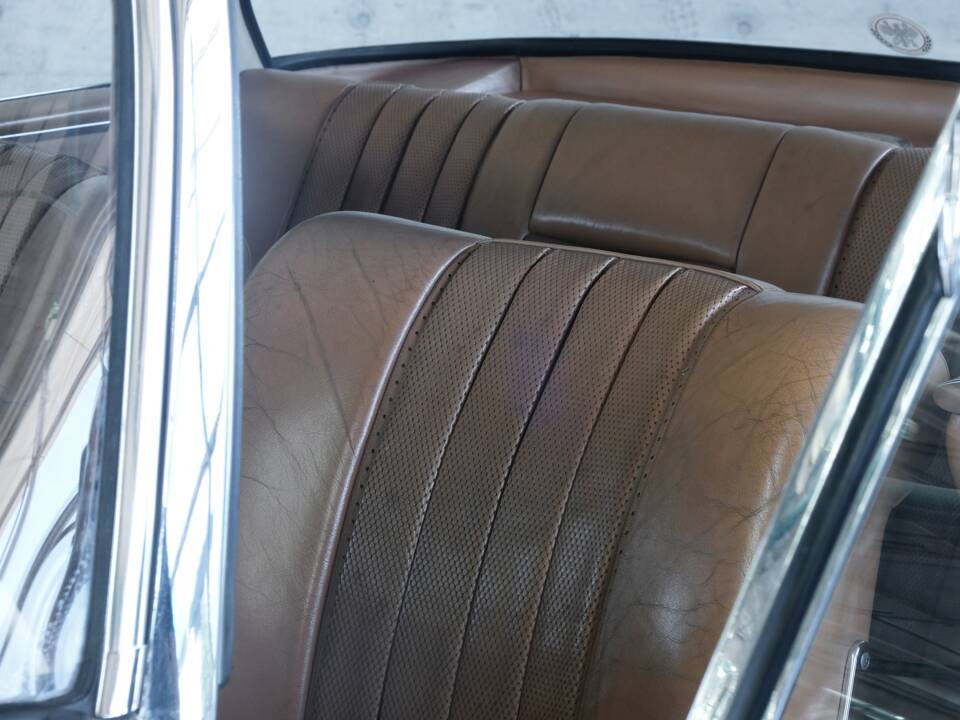 Afbeelding 24/50 van Mercedes-Benz 300 SE (1963)