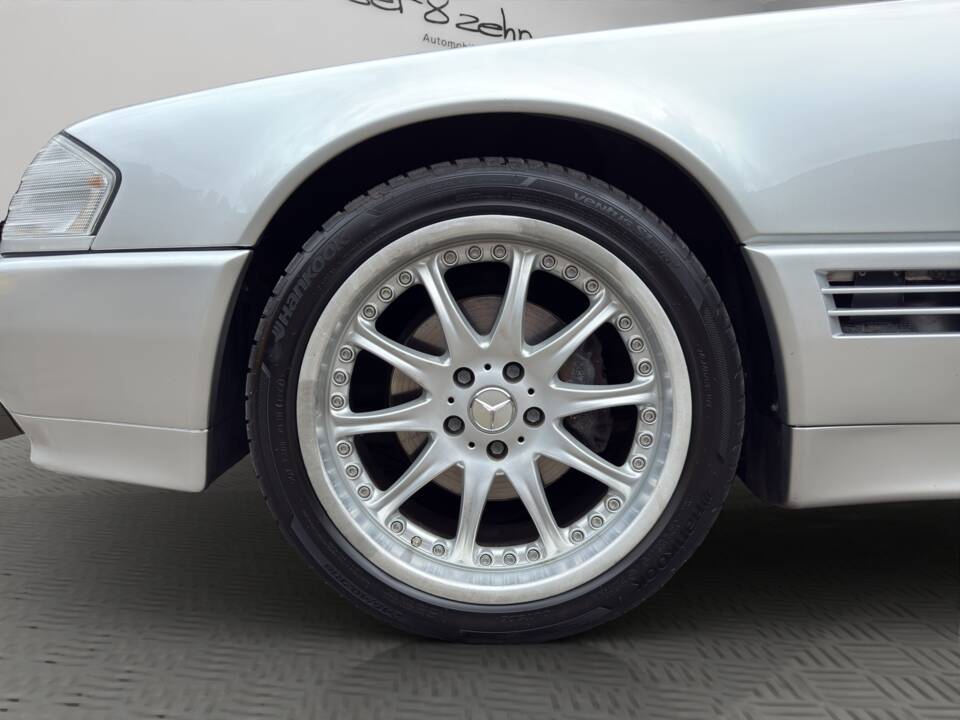 Image 21/28 of Mercedes-Benz SL 320 (1995)
