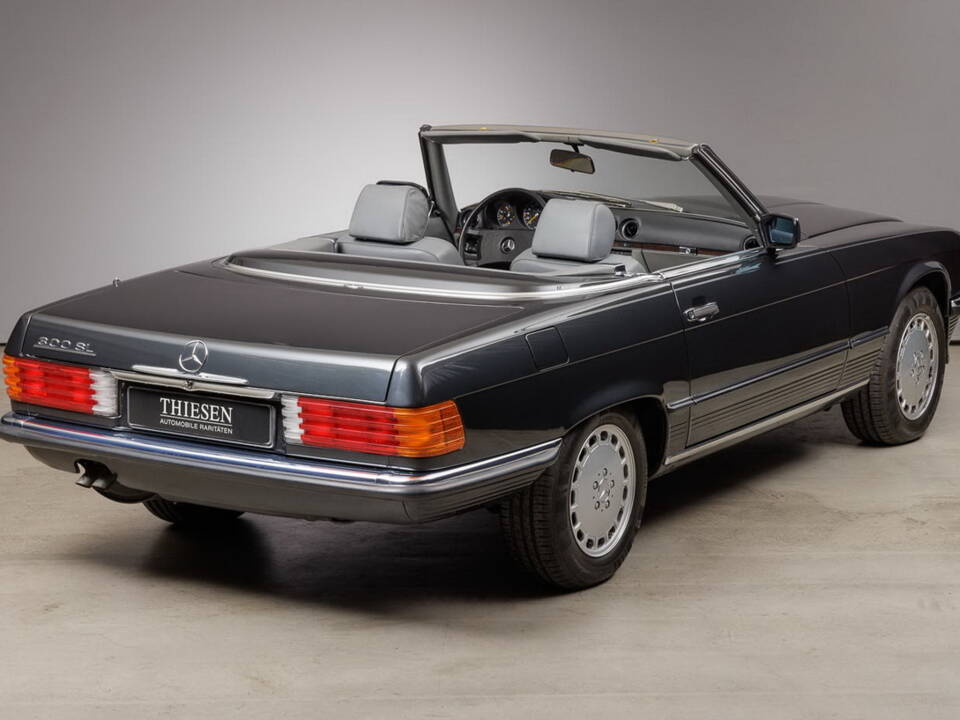 Image 9/44 of Mercedes-Benz 300 SL (1988)