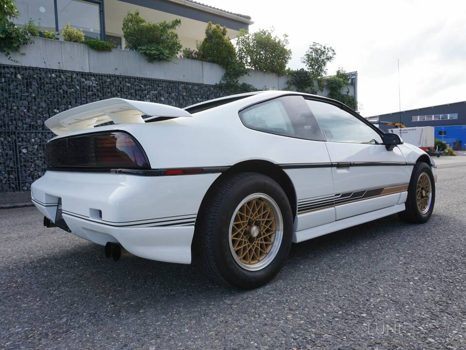 Afbeelding 10/70 van Pontiac Fiero GT (1988)