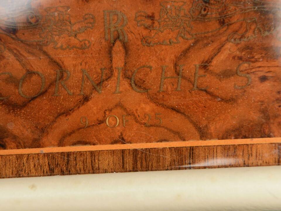 Image 35/50 of Rolls-Royce Corniche S (1995)