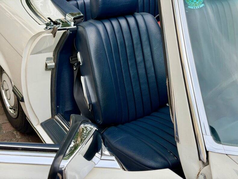Image 9/50 of Mercedes-Benz 280 SL (1984)