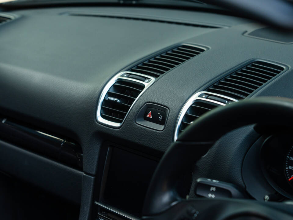 Image 35/47 of Porsche Boxster (2016)