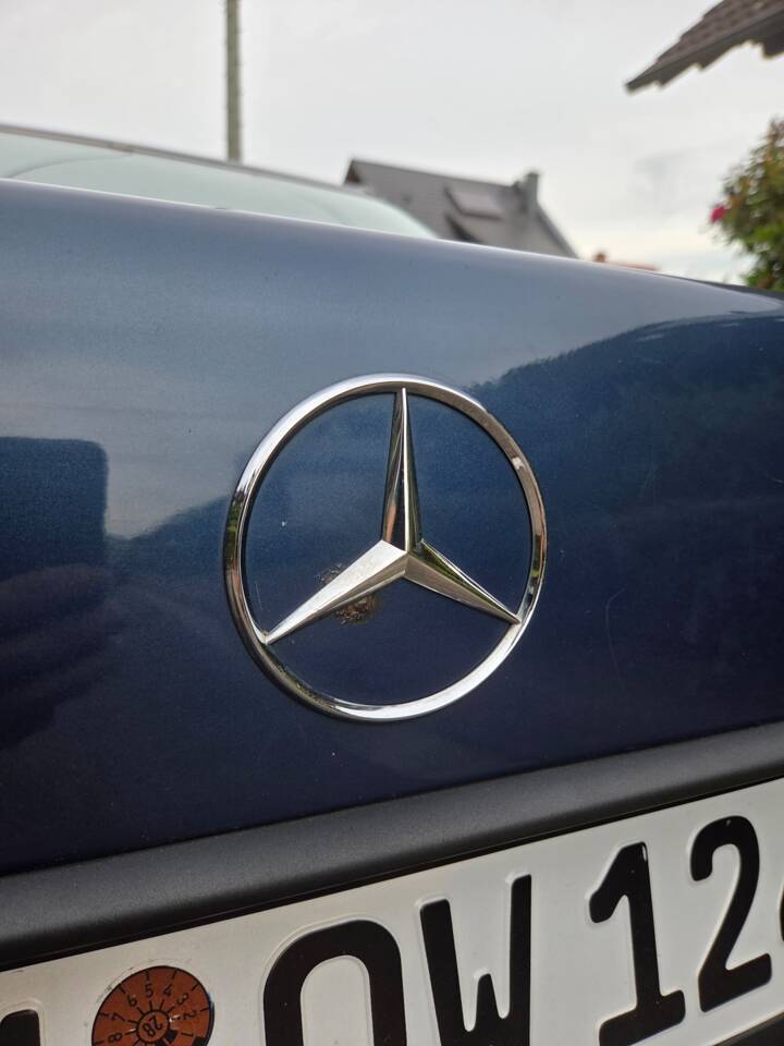 Afbeelding 20/54 van Mercedes-Benz 200 E (1992)