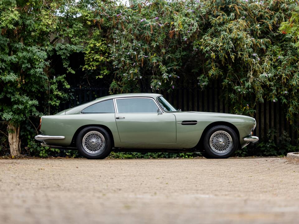Image 17/50 de Aston Martin DB 4 (1960)