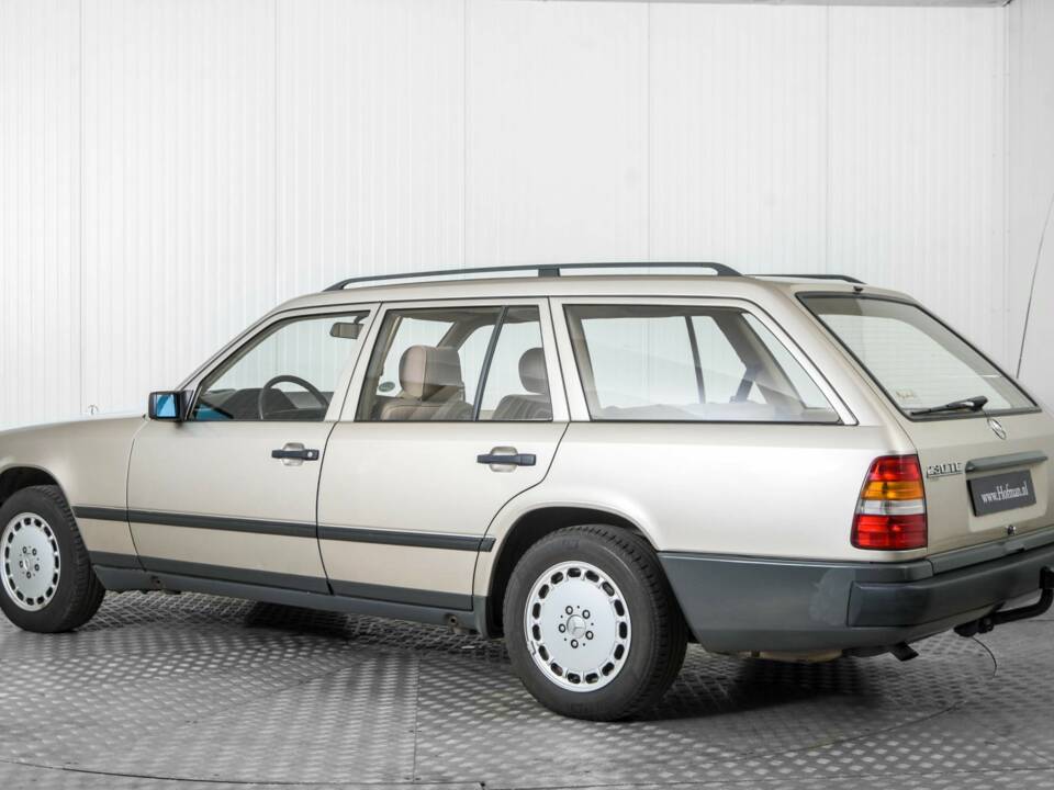 Bild 6/50 von Mercedes-Benz 230 TE (1987)