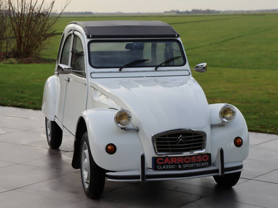 Image 14/50 of Citroën 2 CV 6 (1985)