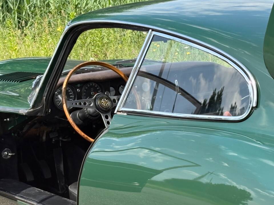 Afbeelding 7/28 van Jaguar E-Type 4.2 (1966)