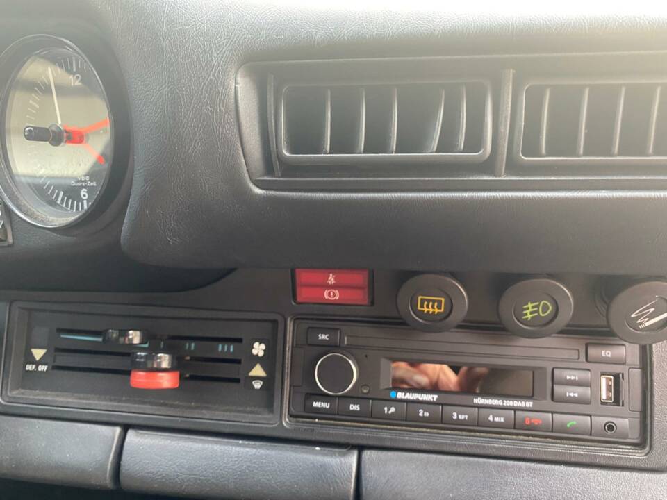 Image 31/47 of Porsche 911 Turbo 3.3 (1983)