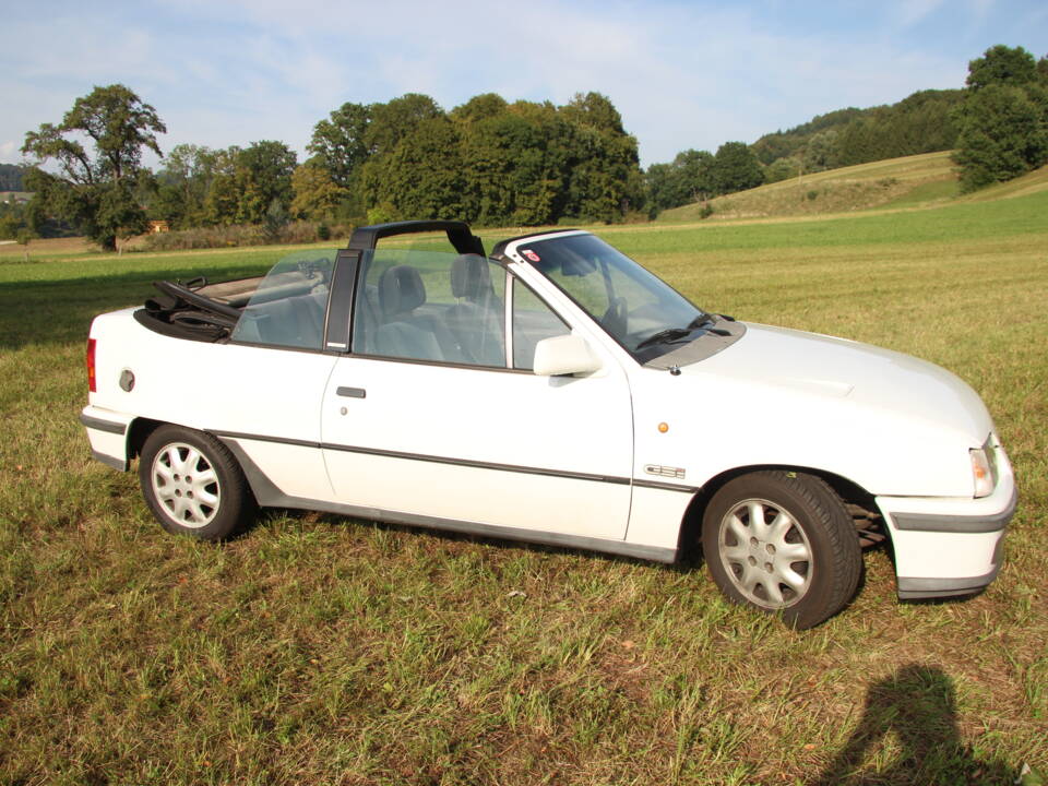 Immagine 4/4 di Opel Kadett 2,0i GSi (1991)