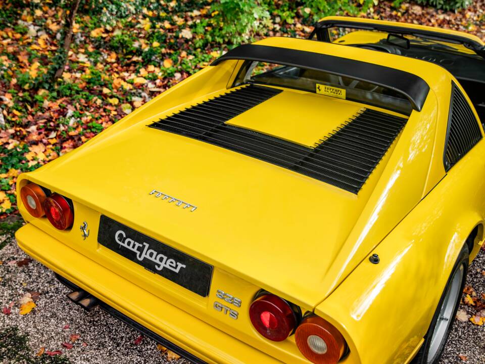 Bild 13/55 von Ferrari 328 GTS (1986)