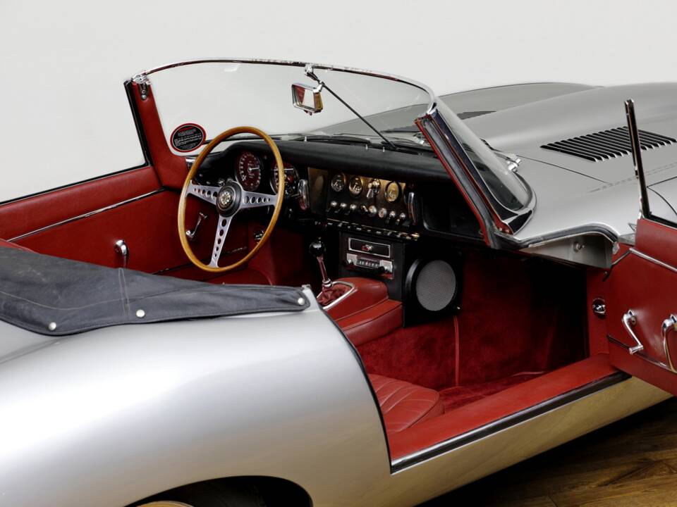 Afbeelding 9/27 van Jaguar E-Type 4.2 (1966)