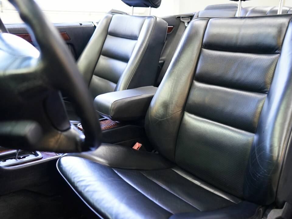 Bild 30/36 von Mercedes-Benz E 320 (1995)