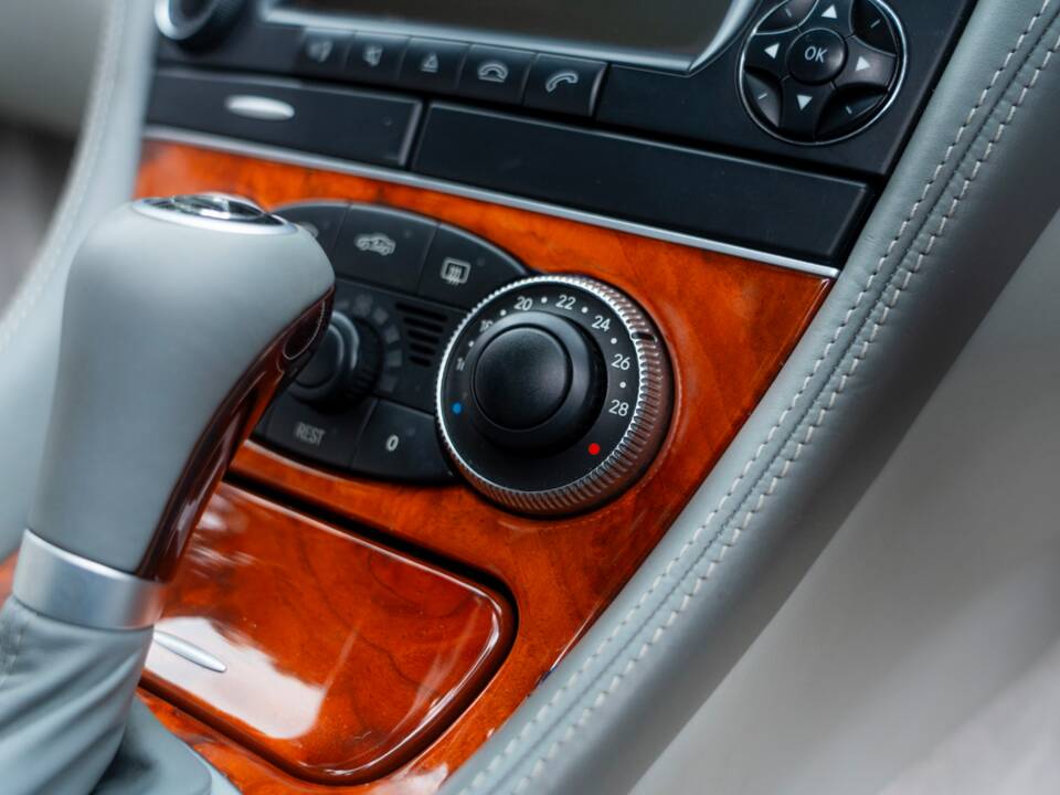 Image 26/56 de Mercedes-Benz SL 65 AMG (2004)