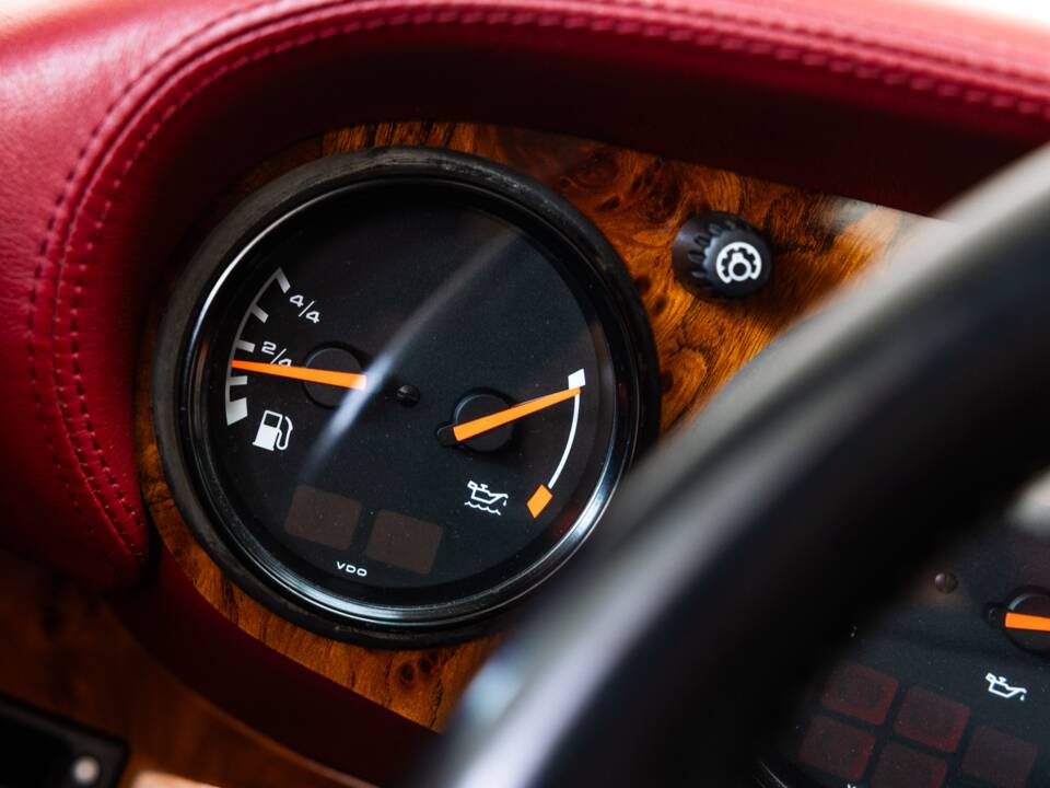 Immagine 16/32 di Porsche 911 Carrera (1994)