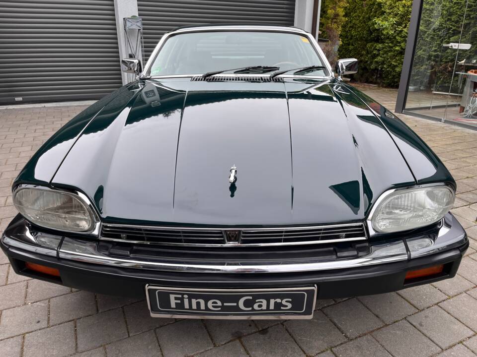 Image 2/27 of Jaguar XJS 5.3 V12 (1986)