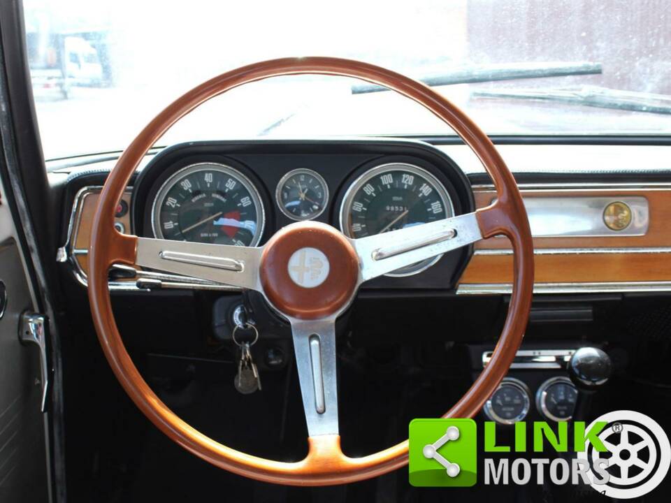 Bild 9/10 von Alfa Romeo Giulia 1.3 Super (1978)