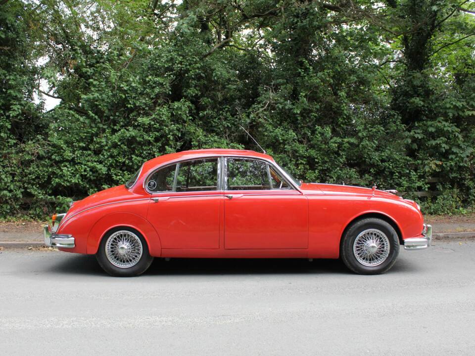 Image 7/21 of Jaguar Mk II 3.8 (1965)