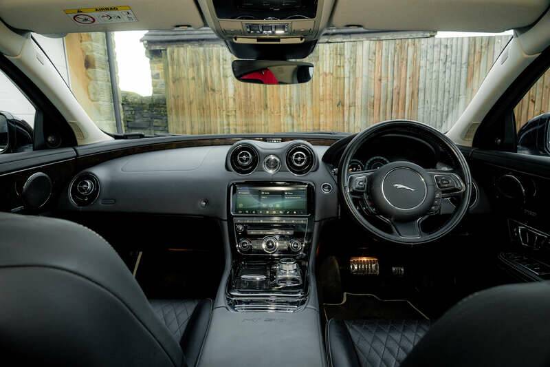 Bild 37/50 von Jaguar XJ 3.0 (2019)