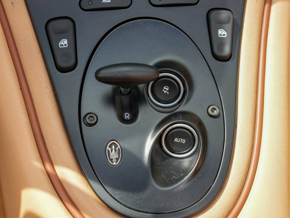 Image 28/44 of Maserati Spyder 4200 Cambiocorsa (2003)