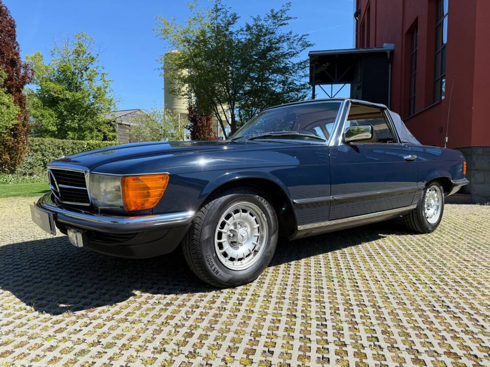 Image 2/38 de Mercedes-Benz 280 SL (1982)