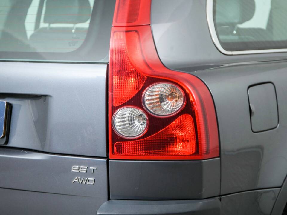 Image 25/43 of Volvo XC90 2.5T (2005)