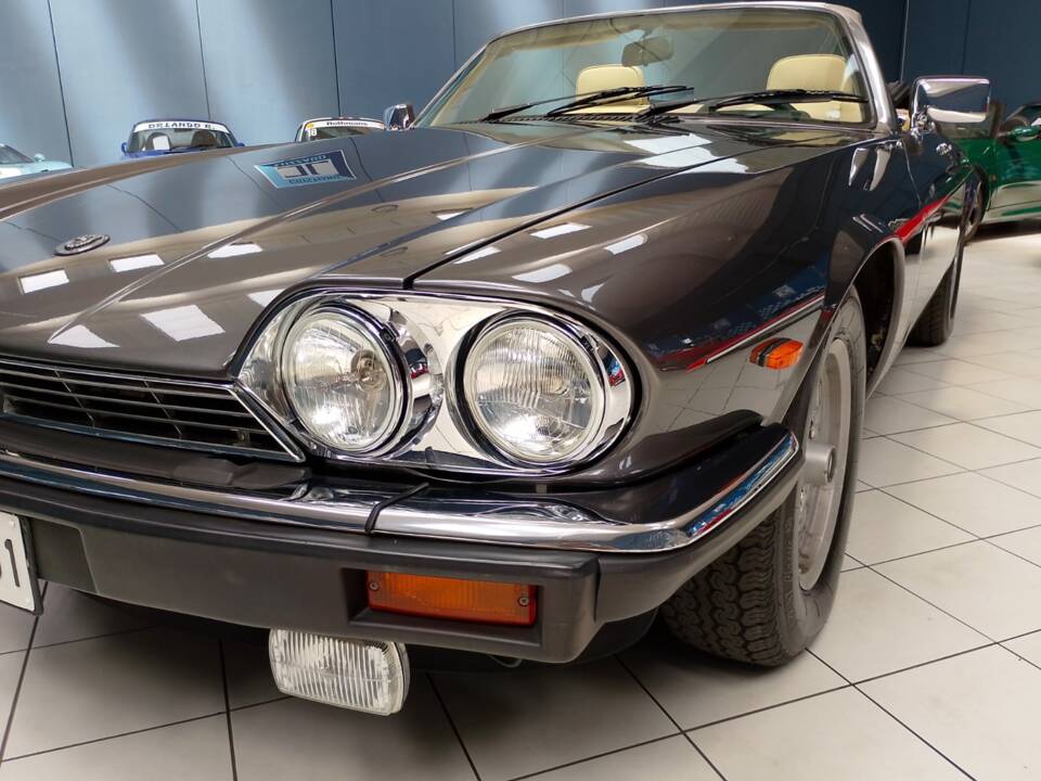 Image 18/70 of Jaguar XJ-S Convertible (1988)