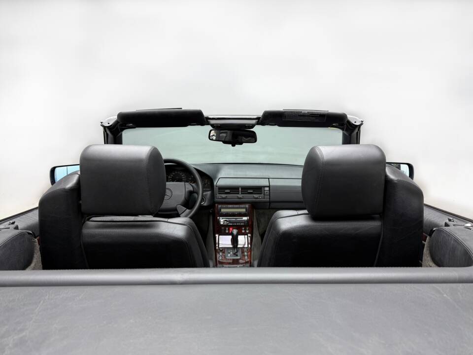 Bild 21/27 von Mercedes-Benz SL 320 (1997)
