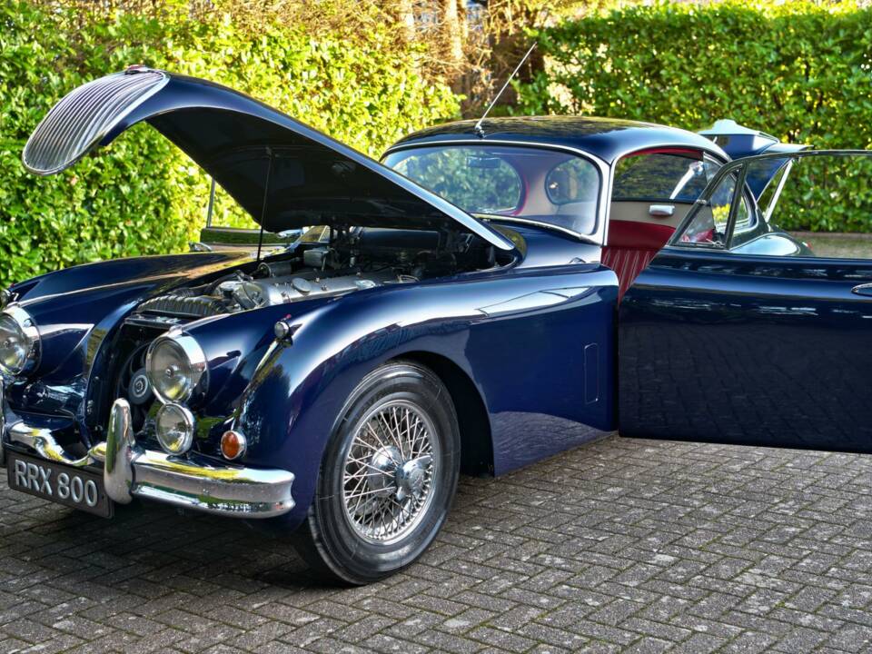 Image 18/50 of Jaguar XK 150 FHC (1959)