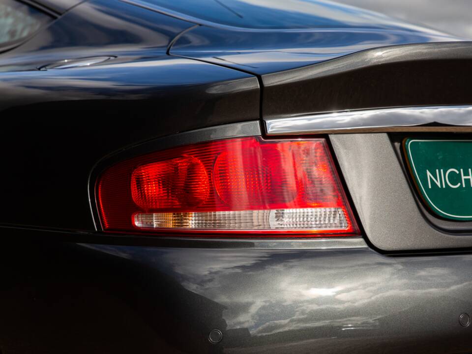 Image 46/92 of Aston Martin V12 Vanquish S (2007)
