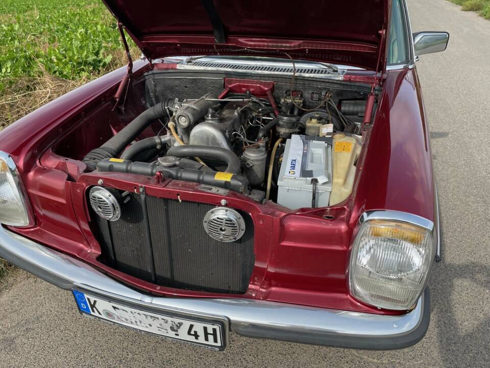 Bild 12/21 von Mercedes-Benz 220 D (1974)