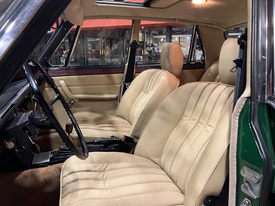 Image 15/28 of Rover 3500 S (1974)