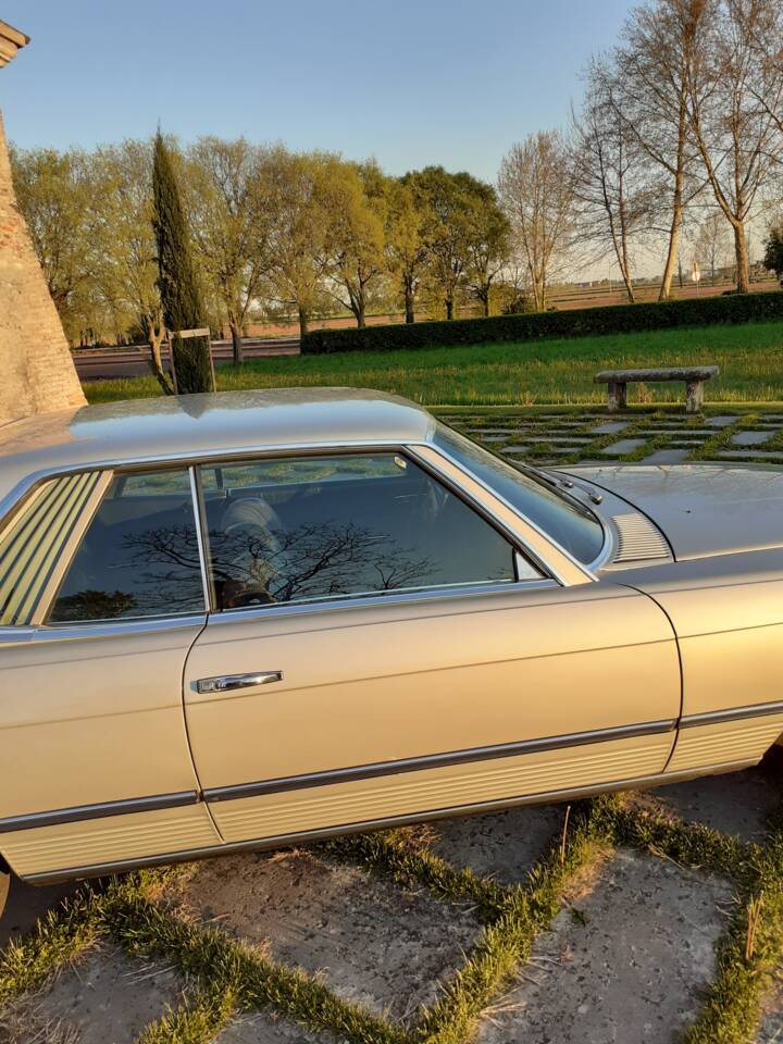 Image 16/19 de Mercedes-Benz 350 SLC (1972)