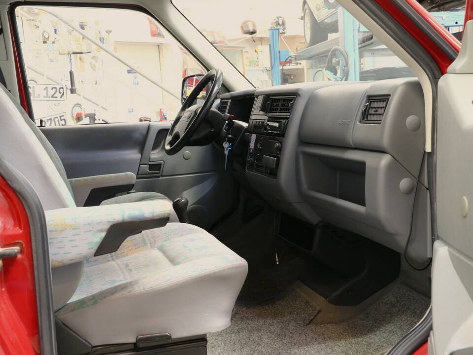 Bild 16/47 von Volkswagen T4 California 2.5 (1995)