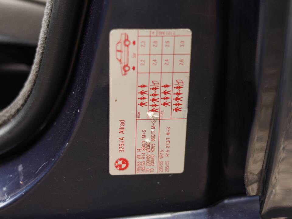 Image 74/82 of BMW 325ix (1989)