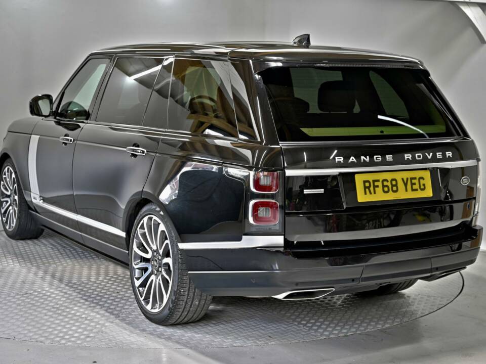 Bild 12/50 von Land Rover Range Rover Autobiography SDV8 (2018)