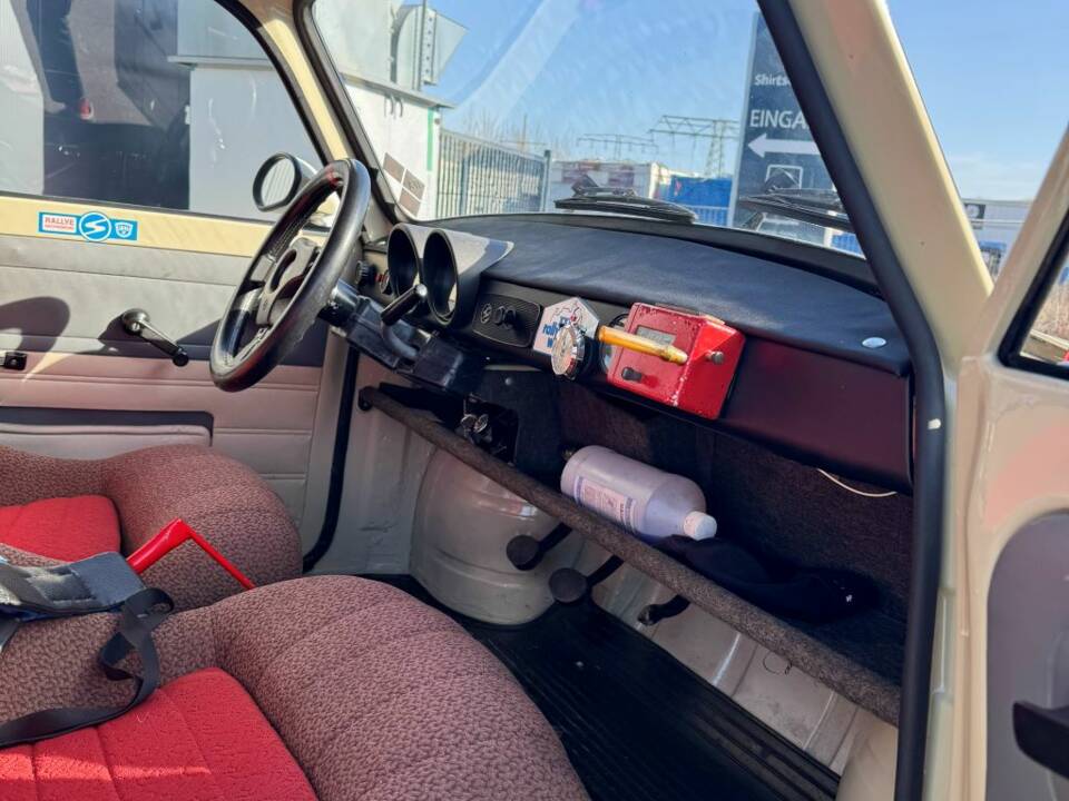 Image 11/12 of Trabant 601 (1978)