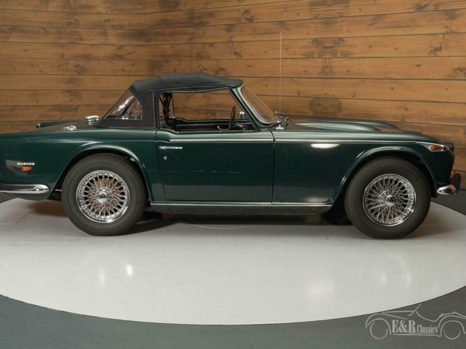 Afbeelding 11/19 van Triumph TR 250 (1968)