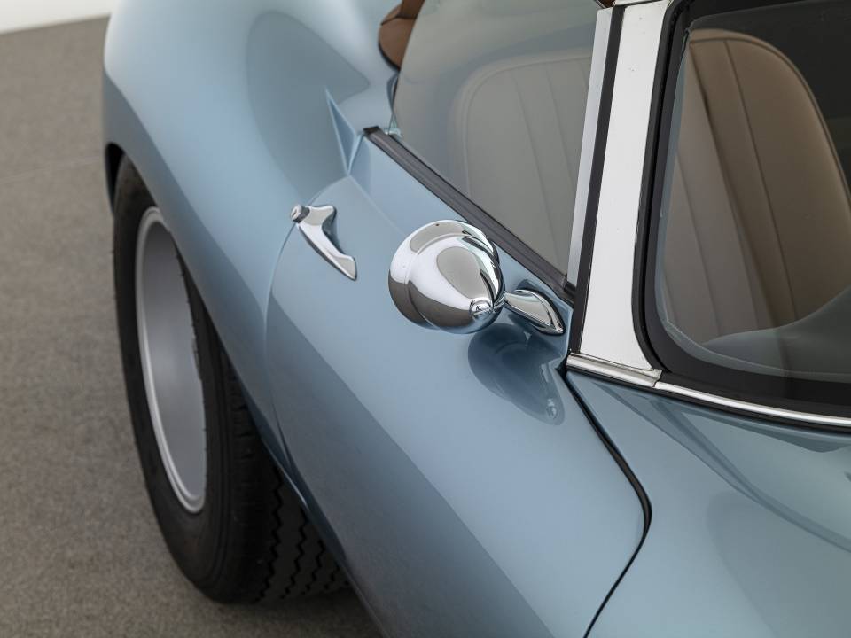 Immagine 14/47 di Jaguar E-Type 4.2 (1965)