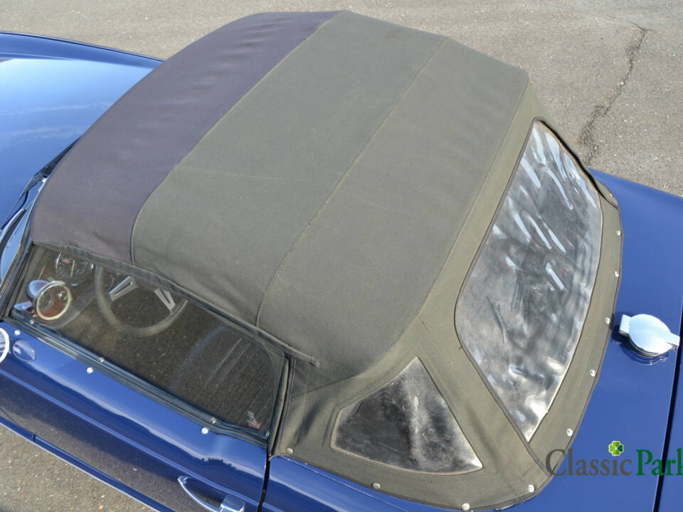 Image 24/50 of Triumph TR 6 (1975)