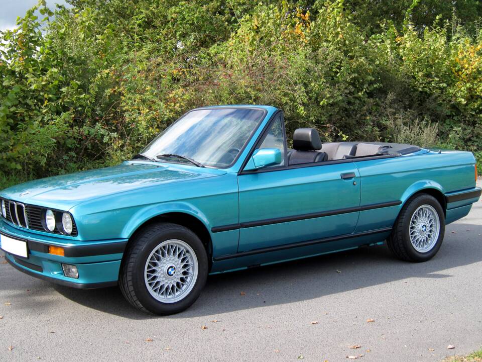Immagine 6/21 di BMW 318i (1991)