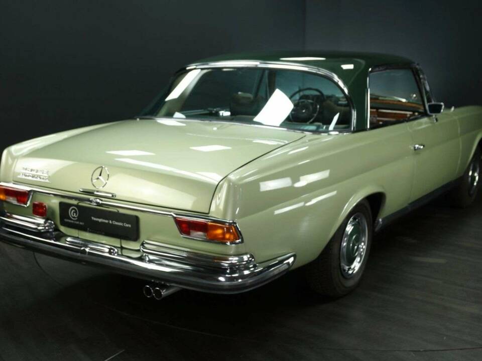 Image 2/30 of Mercedes-Benz 280 SE (1970)