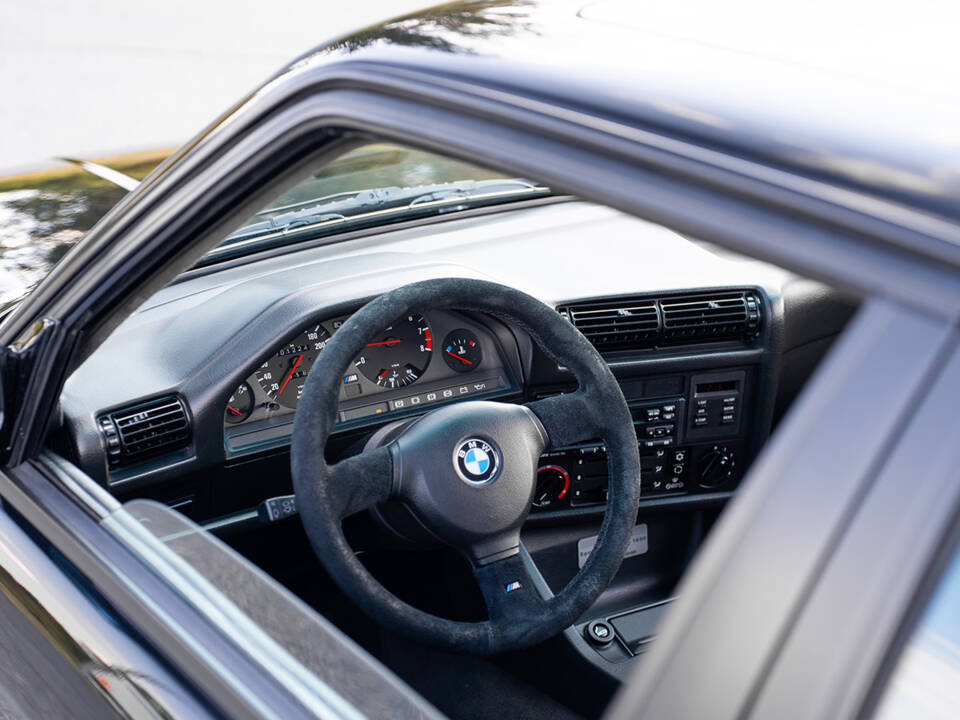 Image 33/91 de BMW M3 Sport Evo (1990)