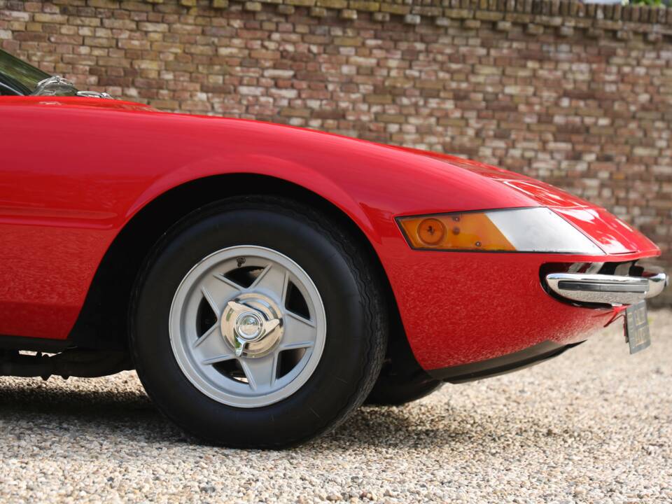 Afbeelding 20/50 van Ferrari 365 GTB/4 Daytona (1973)