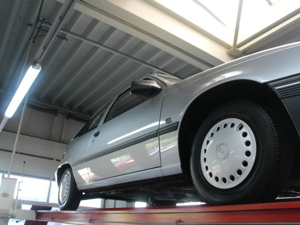 Image 9/50 of Opel Kadett 2,0i GSi (1988)