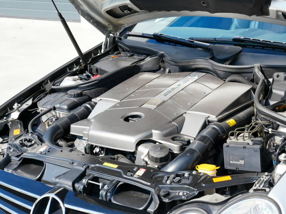 Bild 26/35 von Mercedes-Benz CLK 55 AMG (2003)