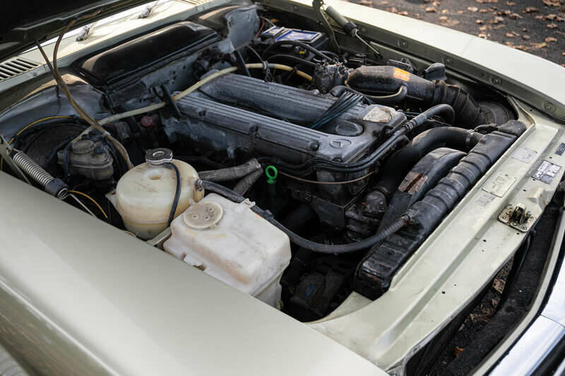 Image 12/43 of Mercedes-Benz 280 SL (1982)