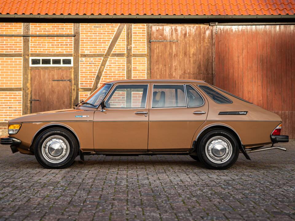 Image 10/84 de Saab 99 Combi Coupe (1976)